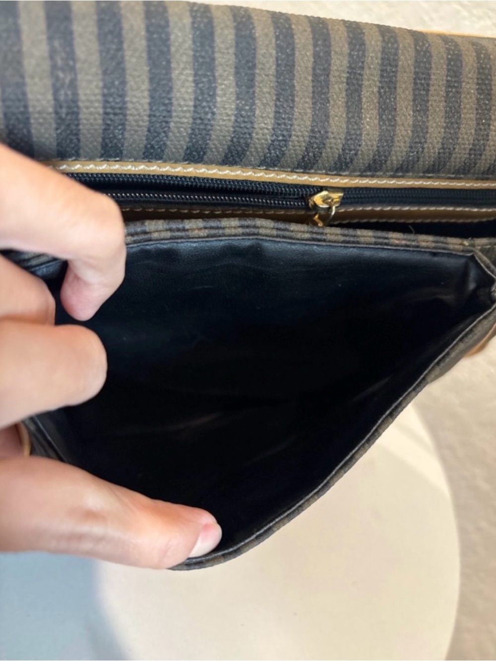 Fendi Vintage Pequín Stripe
Crossbody Bag - Picture 13 of 15